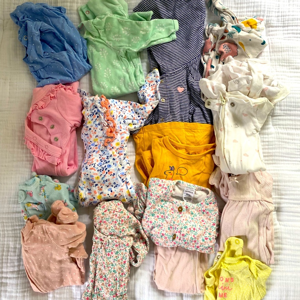BUNDLE of cute baby girl clothes!